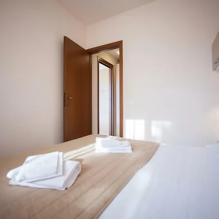 Holiday Homes In Sirmione/Gardasee 22174 Exterior photo